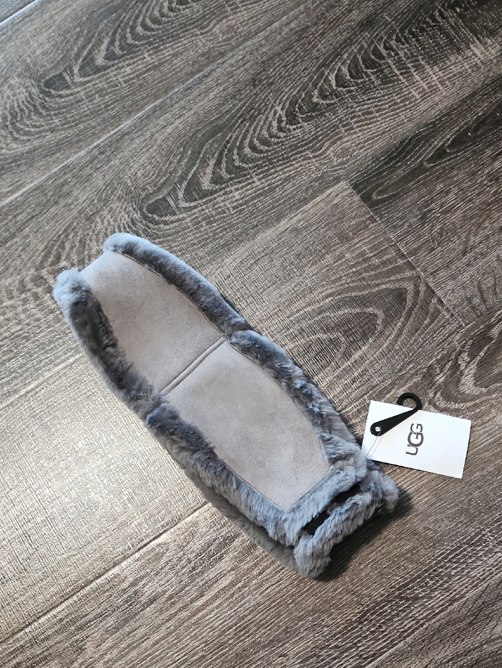 UGG Genuine Shearling Reversible Headband - Picture 4 of 7
